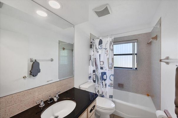Bathroom, Interior, Recessed Lighting