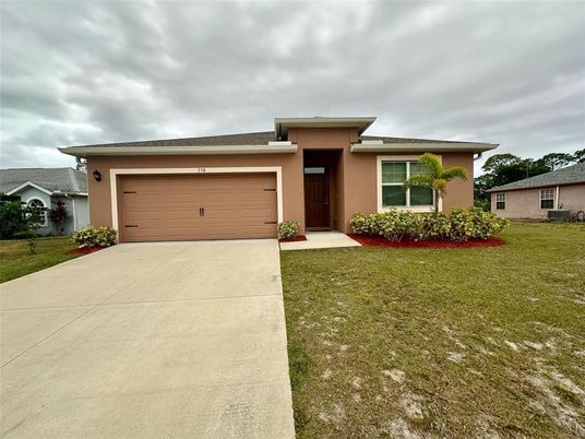 Attached, Backyard, Exterior, Facade, Modern