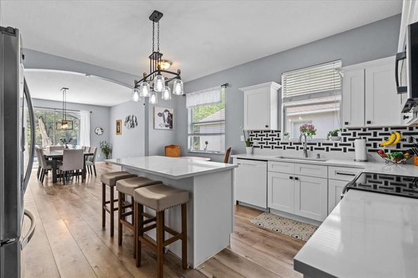 Dining room, Interior, Kitchen, Pendant Lights, Wood Texture Flooring