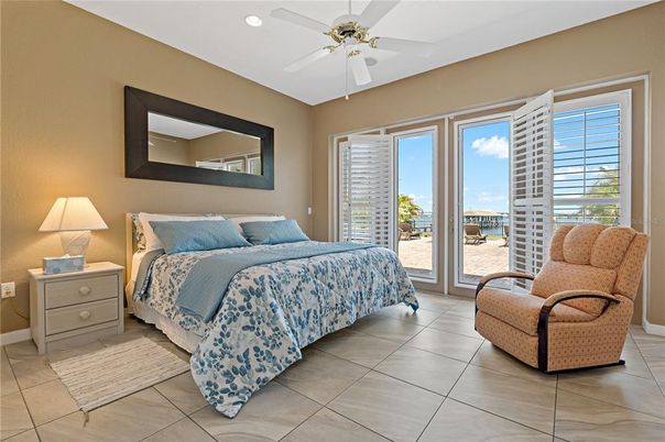 Bedroom, Interior, Recessed Lighting, Water