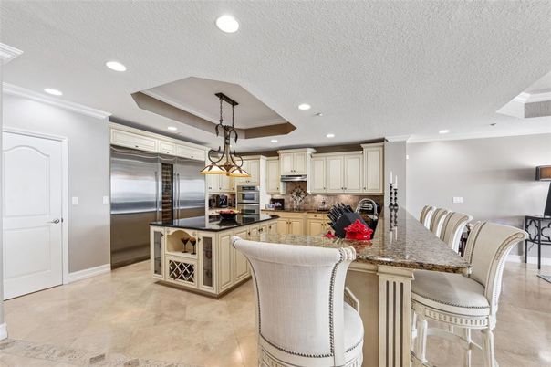 Dining room, Interior, Kitchen, Pendant Lights, Recessed Lighting, Stainless Steel Appliances