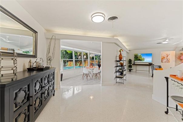 Dining room, Interior
