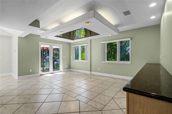Empty room, Interior, Recessed Lighting