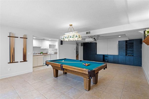 Billiard Table, Game Room, Interior, Recessed Lighting