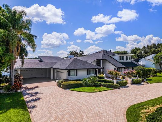 Attached, Exterior, Facade, Ranch