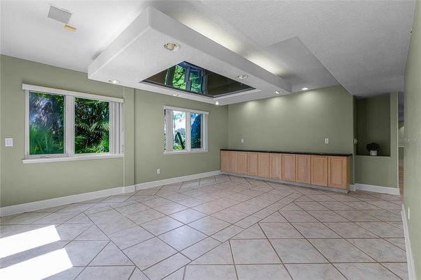 Empty room, Interior, Recessed Lighting