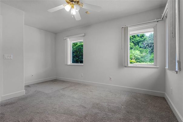 Empty room, Interior