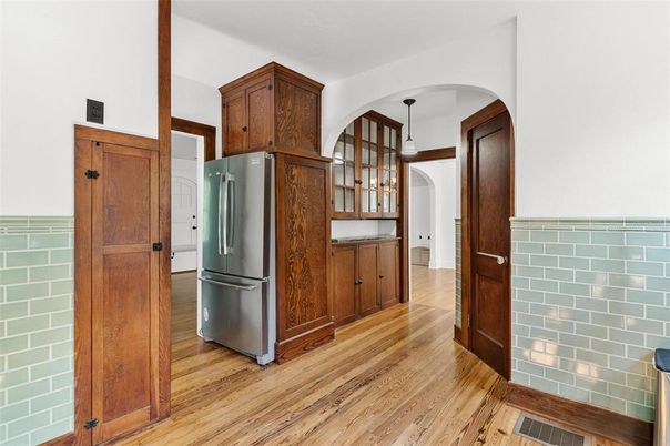 Interior, Kitchen, Pendant Lights, Wood Texture Flooring