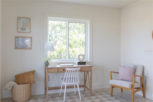 Home Office, Interior