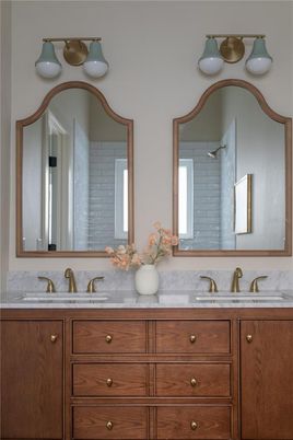 Bathroom, Dual Sink Vanities, Interior