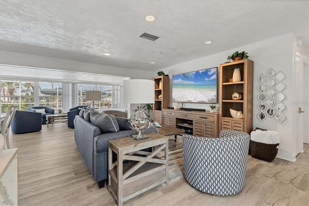Interior, Living room, Recessed Lighting, Wood Texture Flooring