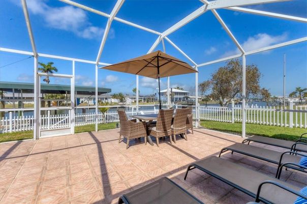 Glass Ceilings, Interior, Sun Room, Water