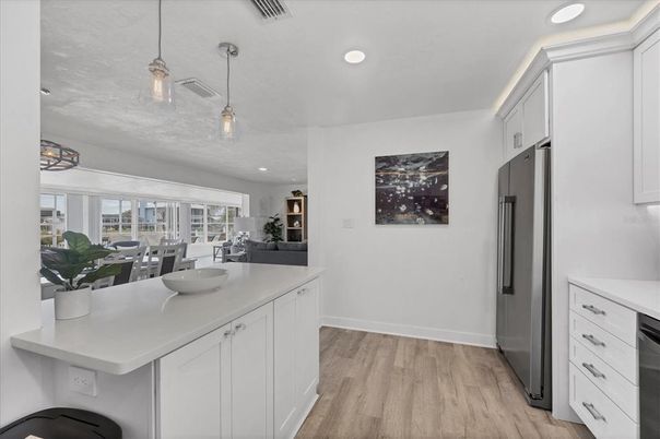Dining room, Interior, Kitchen, Pendant Lights, Recessed Lighting, Wood Texture Flooring