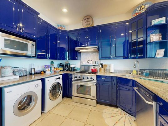 Interior, Kitchen, Recessed Lighting, Stainless Steel Appliances, Washer