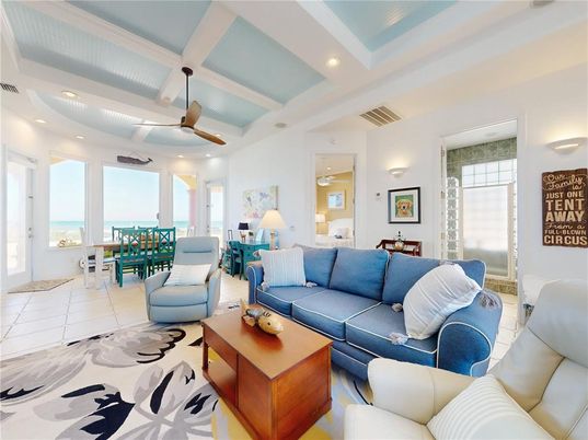 Dining room, Interior, Living room, Recessed Lighting