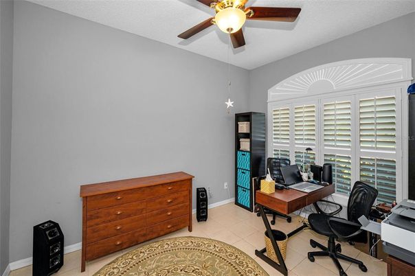 Home Office, Interior