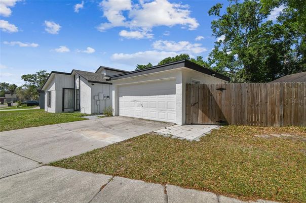 Detached Garage, Exterior