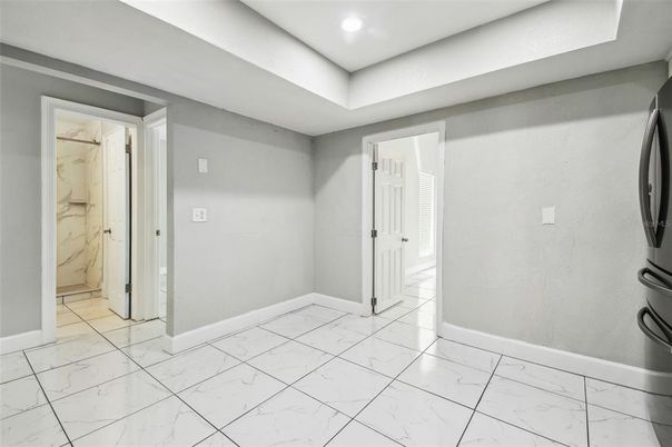 Bathroom, Empty room, Interior, Marble, Marble Walls, Recessed Lighting