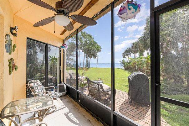Interior, Sun Room, Water