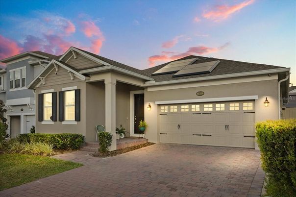 Attached, Exterior, Facade, Solar Panels, American Craftsman