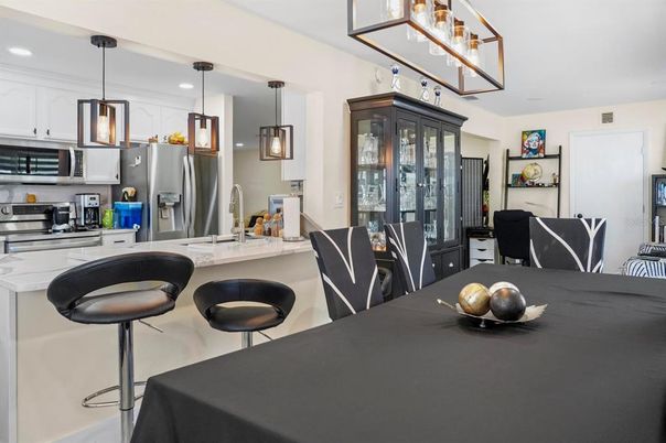 Dining room, Interior, Kitchen, Pendant Lights, Recessed Lighting, Stainless Steel Appliances