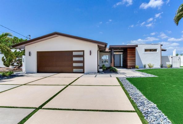 Attached, Exterior, Facade, Modern
