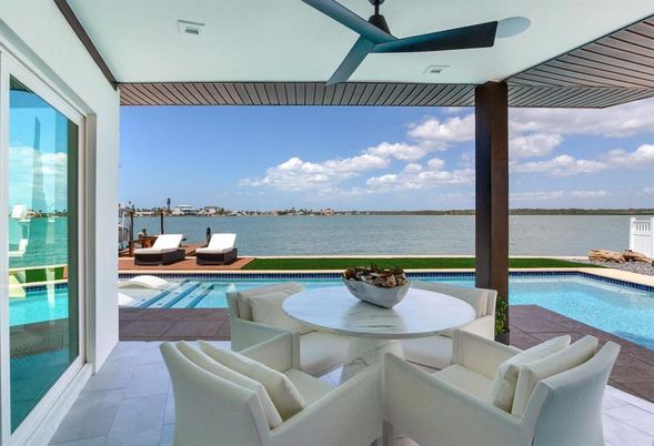Exterior, Pool, Water
