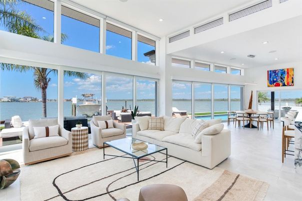 Dining room, Interior, Living room, Pendant Lights, Recessed Lighting, Water