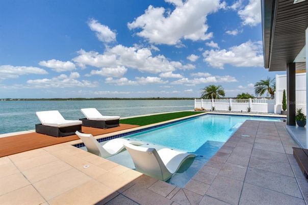 Exterior, Pool, Water
