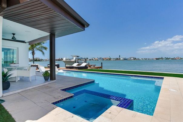 Exterior, Pool, Water