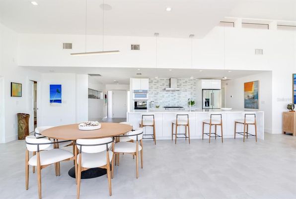 Dining room, Interior, Kitchen, Pendant Lights, Recessed Lighting, Stainless Steel Appliances