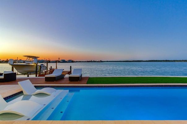 Exterior, Lake, Pool