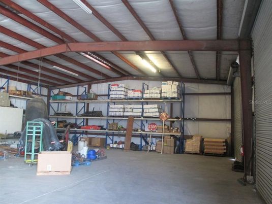 Garage, Interior, Wooden Beams