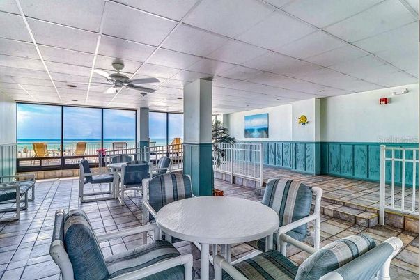 Dining room, Interior, Recessed Lighting, Water