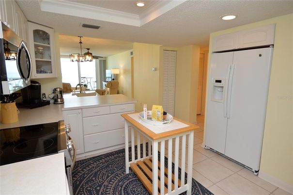 Chandelier, Dining room, Interior, Kitchen, Recessed Lighting