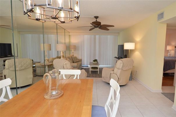 Dining room, Interior, Living room, Pendant Lights