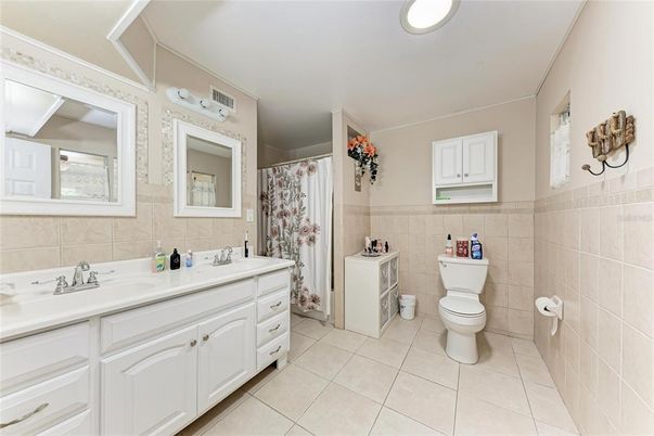 Bathroom, Dual Sink Vanities, Interior
