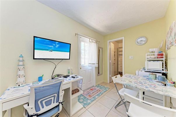 Home Office, Interior