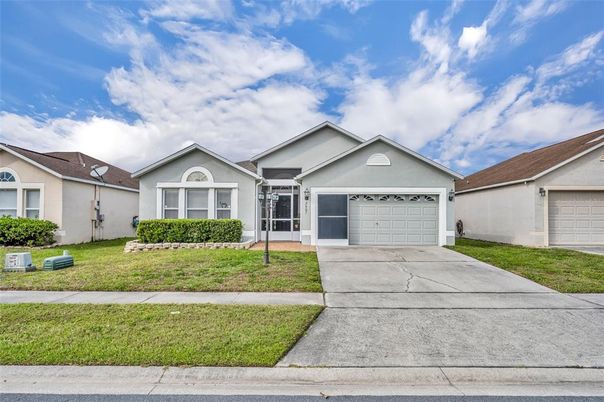Attached, Exterior, Facade, Ranch