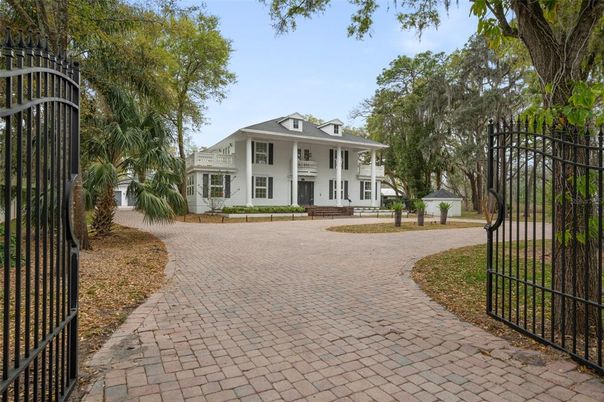 Backyard, Exterior, Facade, Georgian