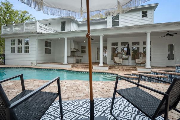 Exterior, Pool