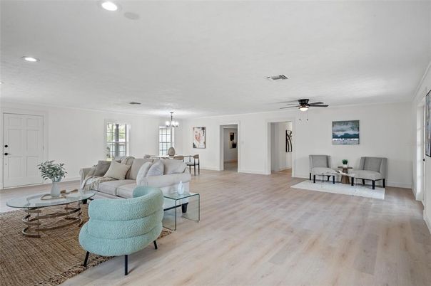 Chandelier, Dining room, Interior, Living room, Recessed Lighting, Wood Texture Flooring