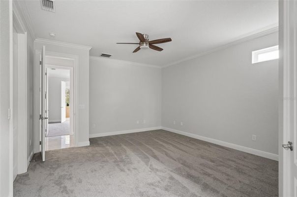 Empty room, Interior