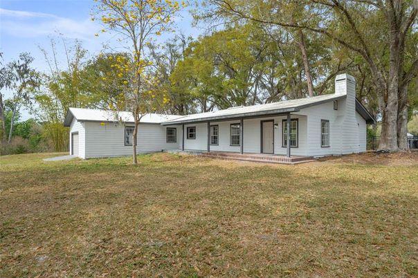 Backyard, Exterior, Facade, Ranch