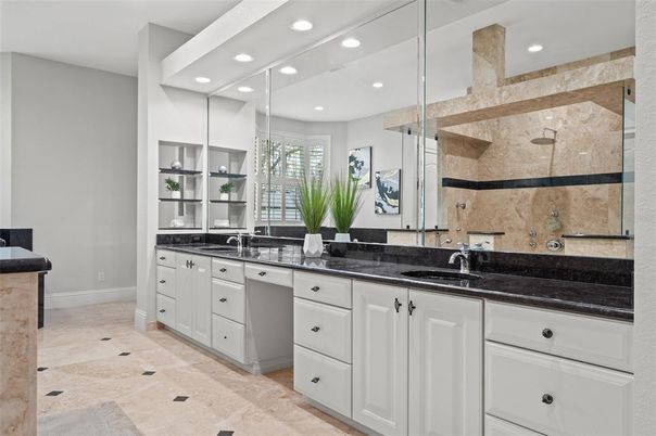 Bathroom, Dual Sink Vanities, Interior, Recessed Lighting