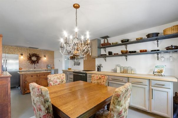 Chandelier, Dining room, Interior, Kitchen, Stainless Steel Appliances