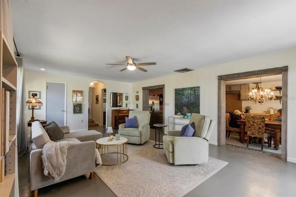 Chandelier, Dining room, Interior, Living room