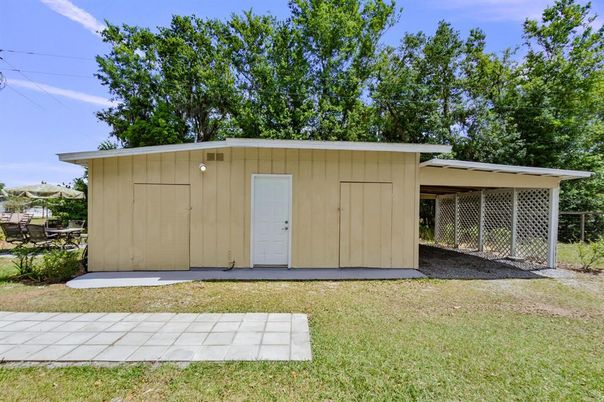 Backyard, Exterior