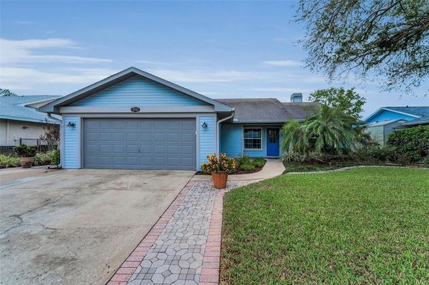 Attached, Exterior, Facade, Ranch