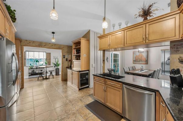 Dining room, Interior, Kitchen, Pendant Lights, Stainless Steel Appliances